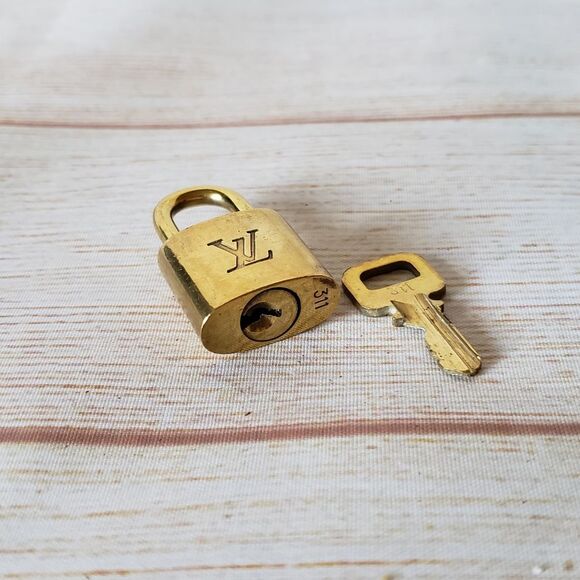 Authentic Louis Vuitton #311 Lock and Key Set Brass 300 Series Padlock - Picture 1 of 6